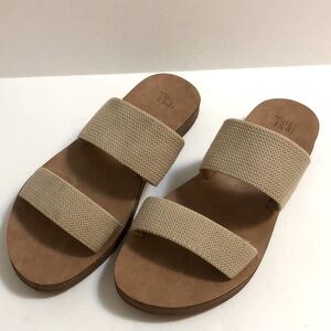Time and Tru Women's SIZE 7-8 beige Elastic Dual Band Sandals